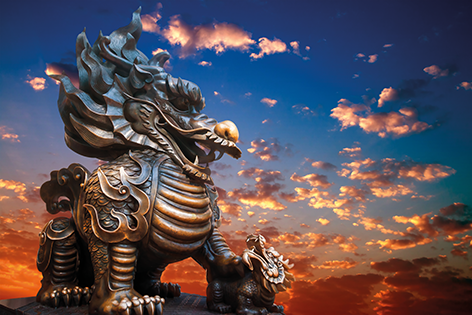 Traditional Chinese dragon statue Draak Standbeeld Chinees